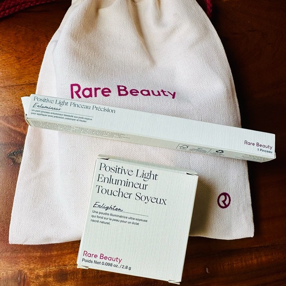 Rare Beauty Positive Light Enlighten Highlighter & Applicator Brush with Bag - Picture 10 of 12